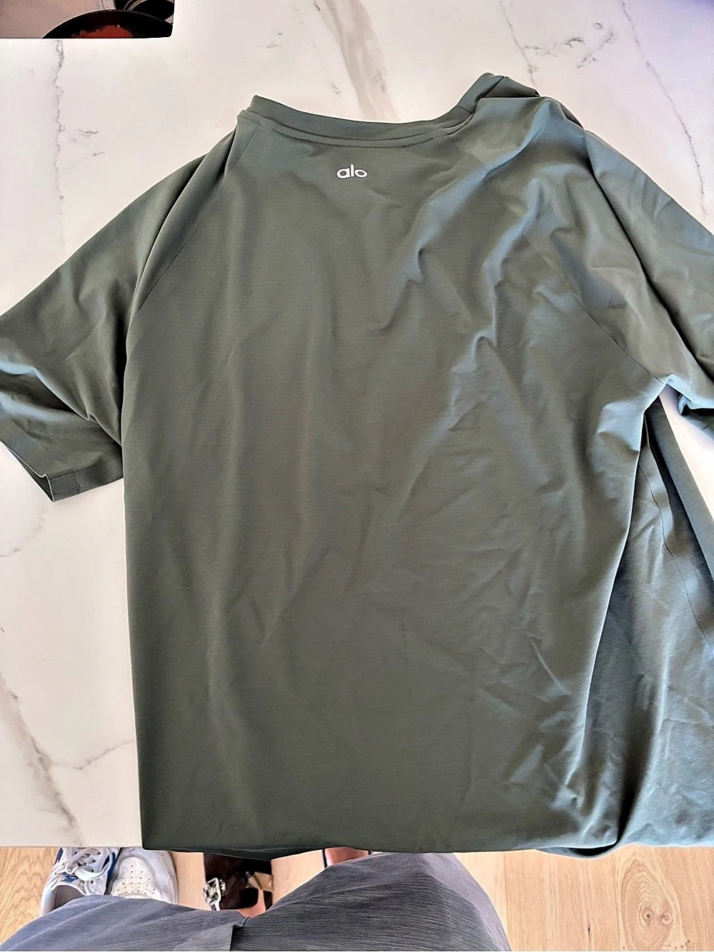 Alo Short Sleeve Athletic Tee in Green Size Medium Like New